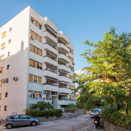 Apartamento L & V *